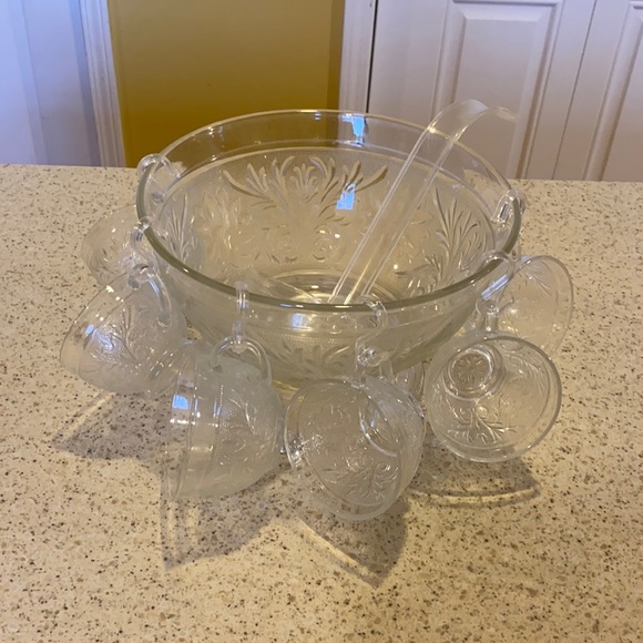 Tiara Party Supplies Vintage Tiara Punch Bowl Set With Six Cups